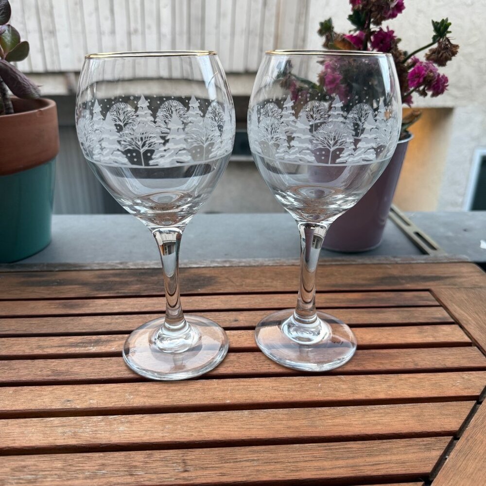 Vintage Crystal Libbey Etched Glass Wine Goblets With Gold Rim & Winter Wonderla
